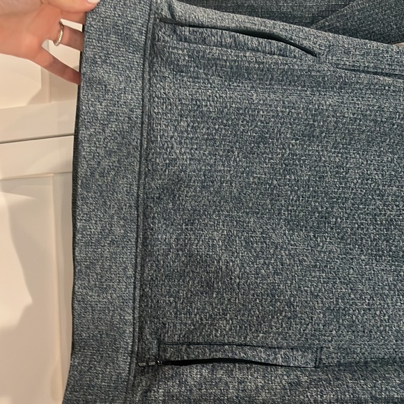 Lululemon 1/4 zip sweatshirt - Picture 3 of 4